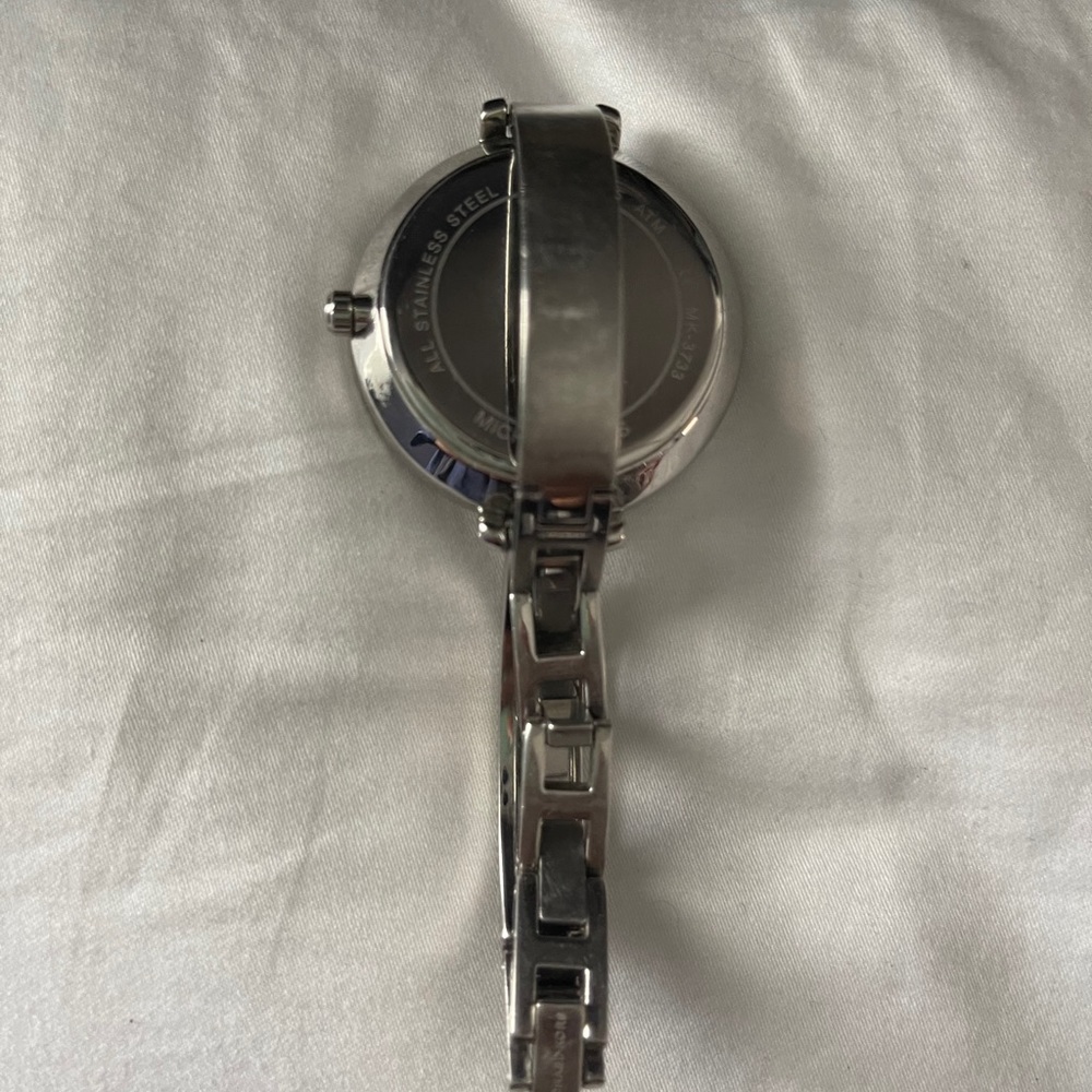Watch - Picture 2 of 3